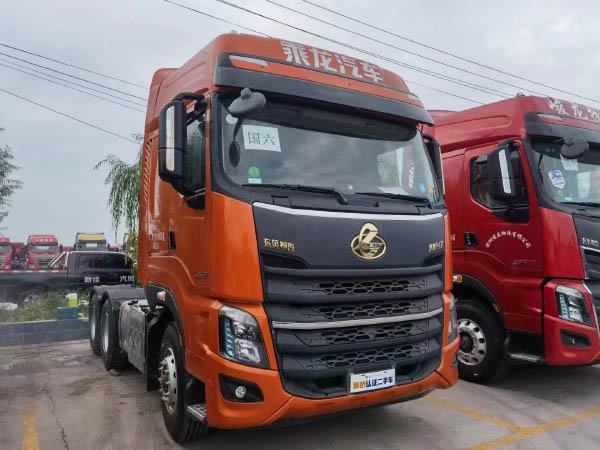 二手柳汽乘龍牽引車(chē)