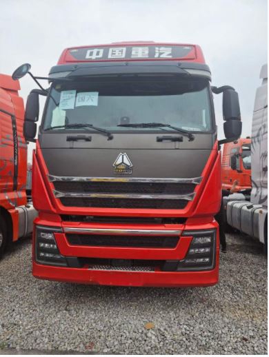 二手國(guó)六牽引車(chē)