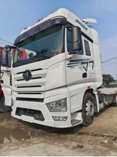 二手單驅(qū)J7牽引車(chē)