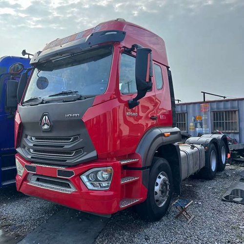 二手重汽浩瀚460馬力牽引車(chē)