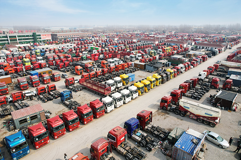 二手牽引車實(shí)景展示